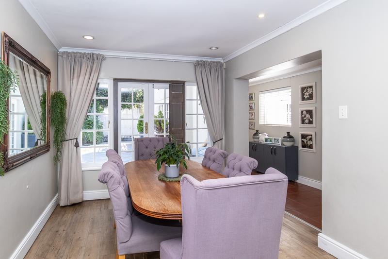 4 Bedroom Property for Sale in Constantia Western Cape